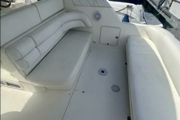 Photo of the 1996 Sea Ray 330DA
