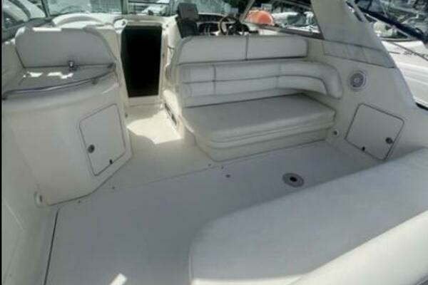 Photo of the 1996 Sea Ray 330DA