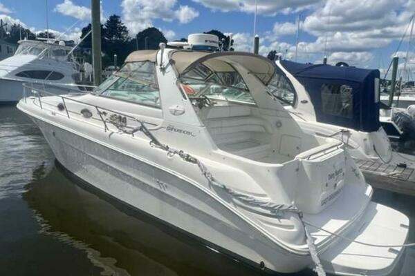 Photo of the 1996 Sea Ray 330DA