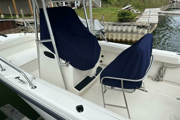 Photo of the 2000 Boston Whaler 