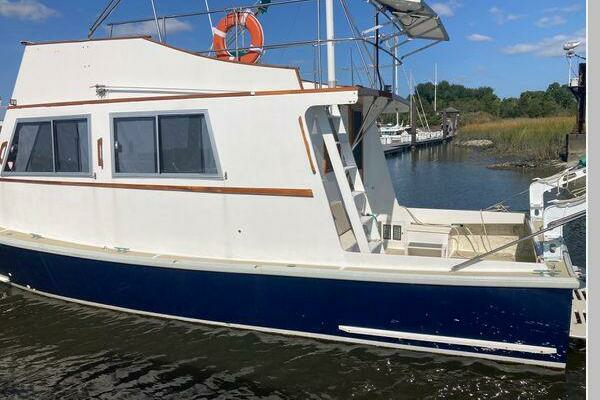 Photo of the 1984 Duffy Flybridge Cruiser "Postscript "