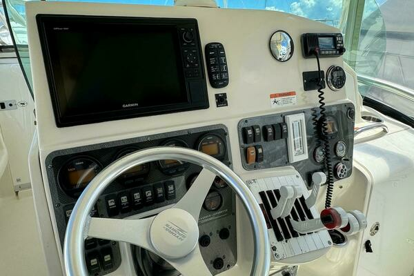 Photo of the 2006 Hydra-Sports 3300 VX