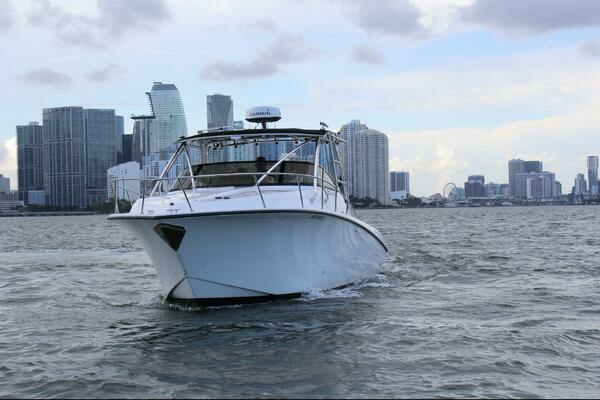 Photo of the 2007 Fountain 33 Sportfish Cruiser