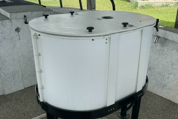 Photo of the 1997 Custom 31 Center Console "Pullin Drag"