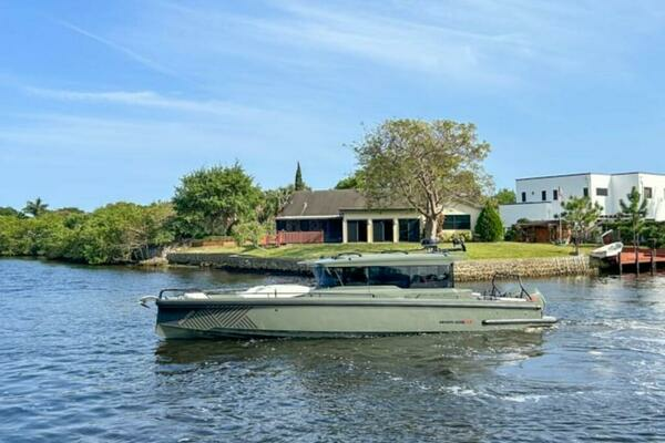 Photo of the 2024 Brabus Shadow 900XC