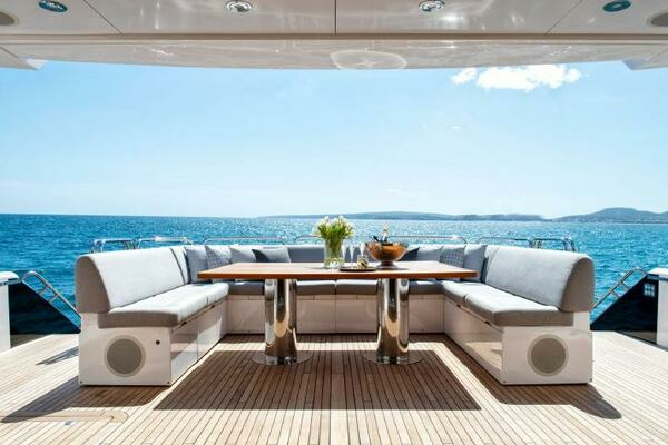 Photo of the 2013 Sunseeker 115