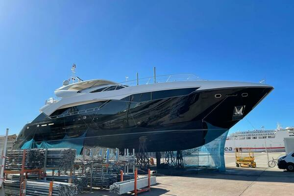 Photo of the 2013 Sunseeker 115