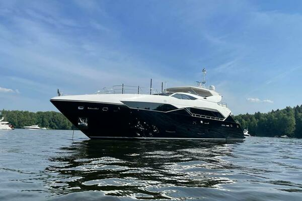 Photo of the 2013 Sunseeker 115