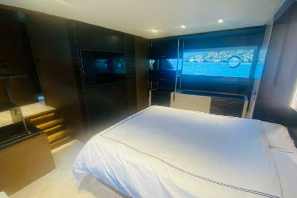 Photo of the 2020 Ferretti Yachts 670