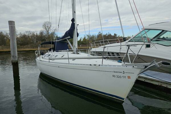 Photo of the 1990 Beneteau First 41 S5