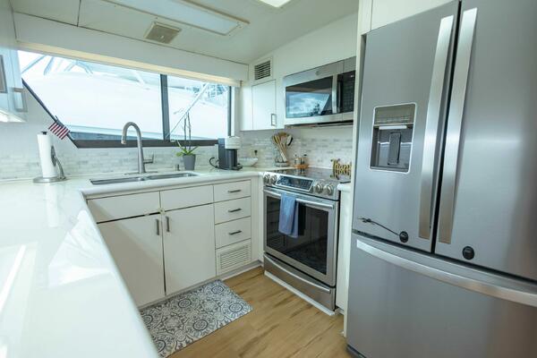 Sea Senor 78ft Hatteras Yacht For Sale