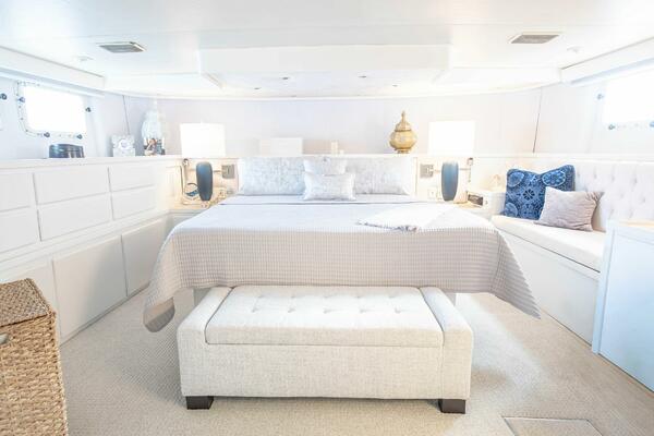 Sea Senor 78ft Hatteras Yacht For Sale