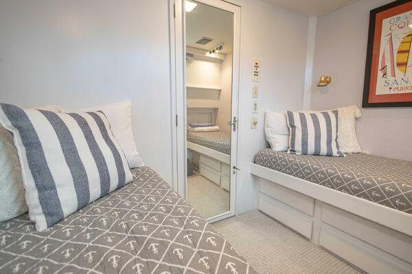 Sea Senor 78ft Hatteras Yacht For Sale