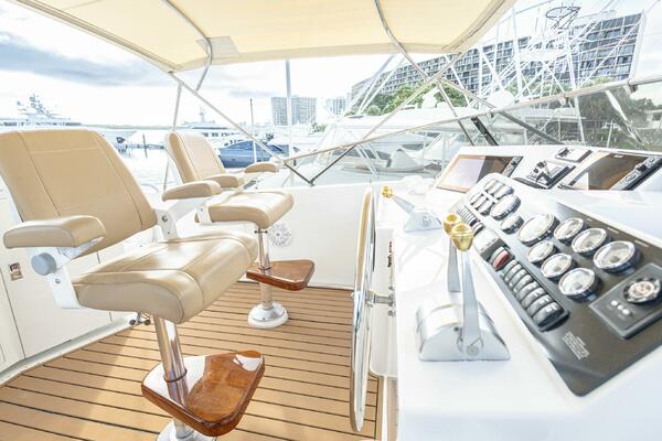 Sea Senor 78ft Hatteras Yacht For Sale