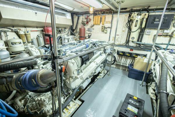 Sea Senor 78ft Hatteras Yacht For Sale