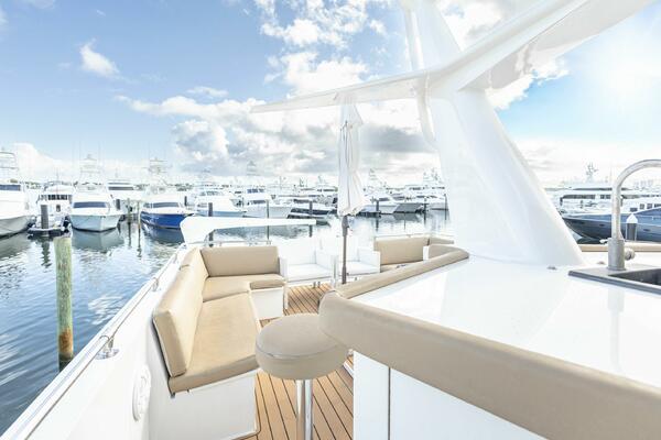 Sea Senor 78ft Hatteras Yacht For Sale