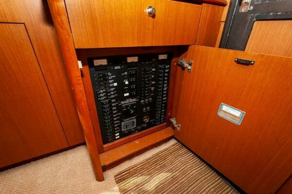 1998 Ocean Yachts 48