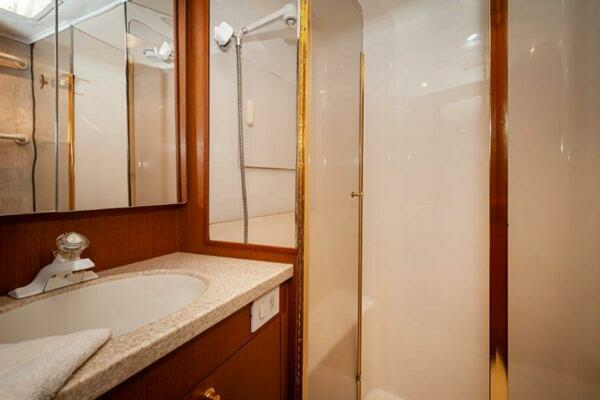 1998 Ocean Yachts 48