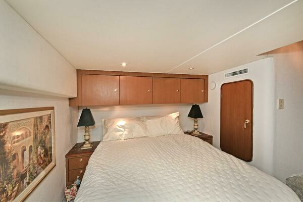 2001 Ocean Yachts 52