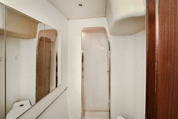 2001 Ocean Yachts 52