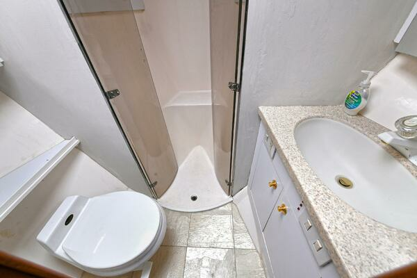 2001 Ocean Yachts 52