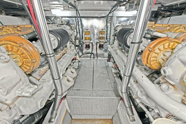 2001 Ocean Yachts 52