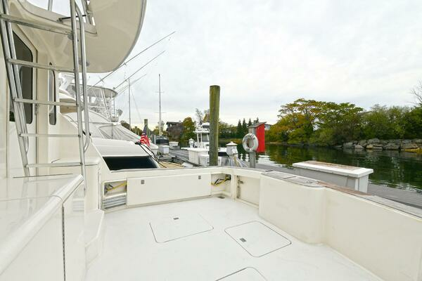 2001 Ocean Yachts 52