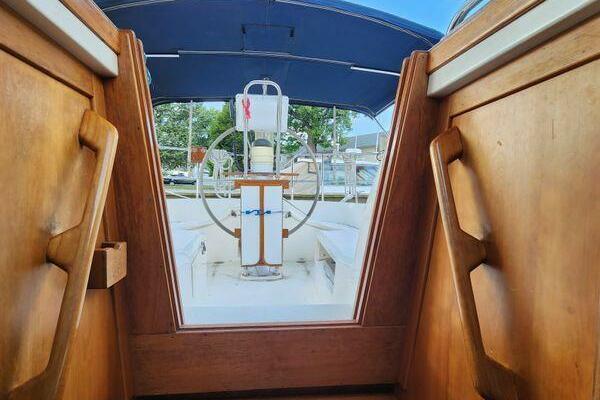 Persephone 38ft Sabre Yacht For Sale