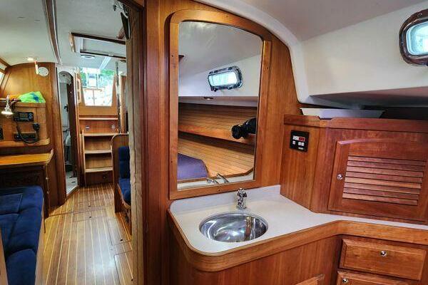 Persephone 38ft Sabre Yacht For Sale