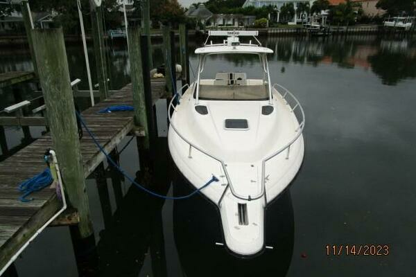 Photo of the 2001 Intrepid 348 Walkaround