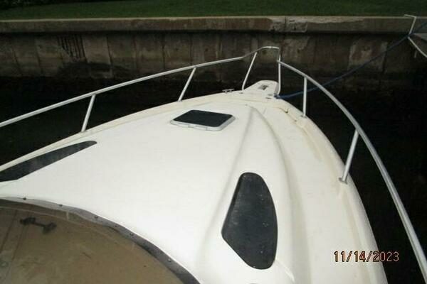 Photo of the 2001 Intrepid 348 Walkaround