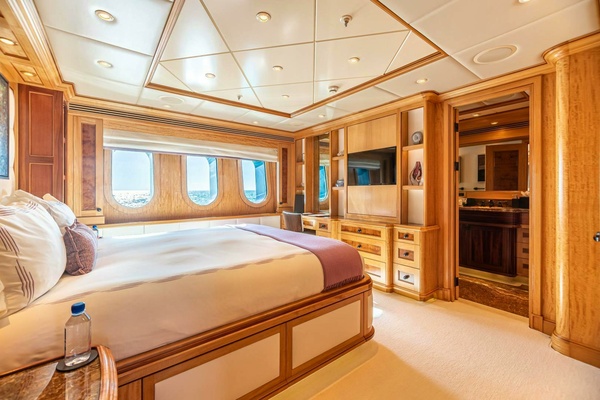 UNBRIDLED 191ft Trinity Yachts Yacht For Sale