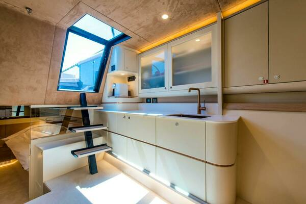 Photo of the 2020 Waterdream Custom "BENEAU WATERDREAM 52"