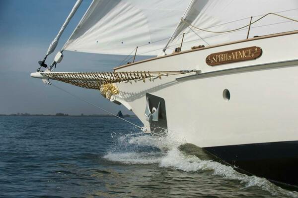 SPIRIT OF VENICE 89ft Vmg Yacht For Sale