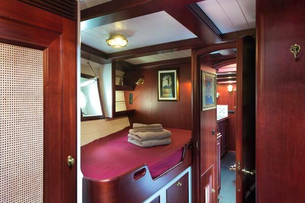 SPIRIT OF VENICE 89ft Vmg Yacht For Sale