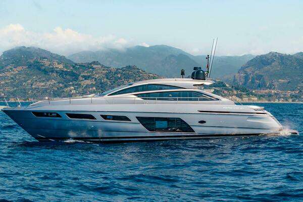 Photo of the 2023 Pershing  "SILVER MISSILE"