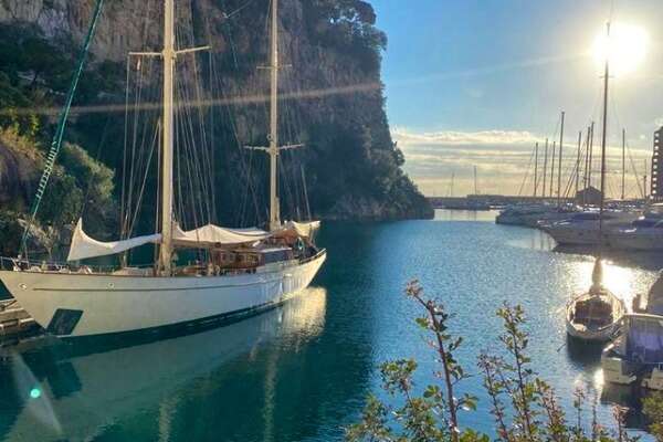 Photo of the 1952 Koser & Meyer Custom "TAMORY"