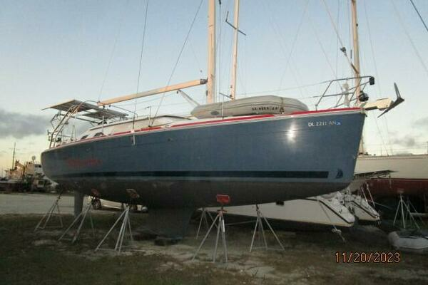 Photo of the 2008 Hunter H41 Deck Salon "Siddhartha"