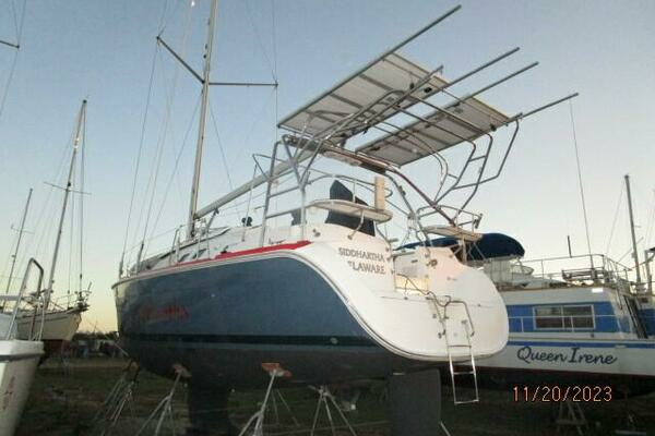 Photo of the 2008 Hunter H41 Deck Salon "Siddhartha"