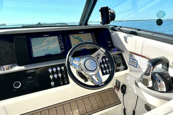Wanderlust 32ft Sea Ray Yacht For Sale