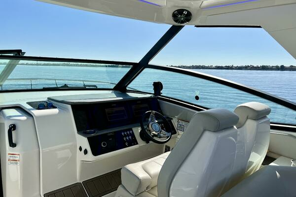 Wanderlust 32ft Sea Ray Yacht For Sale