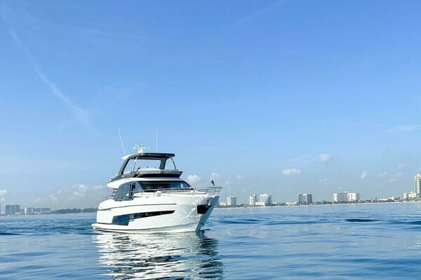 Photo of the 2024 Fairline Squadron 68