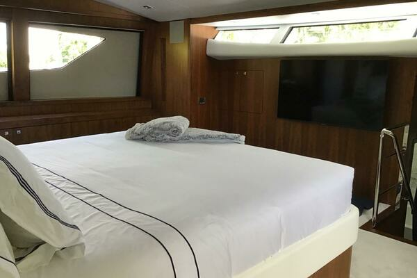 2011 Sunseeker 112