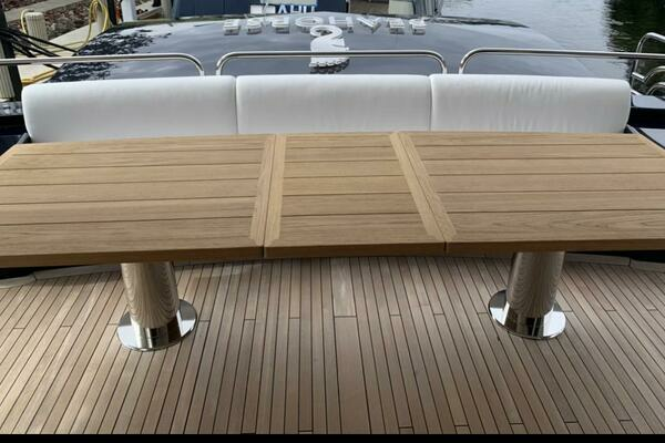 2011 Sunseeker 112
