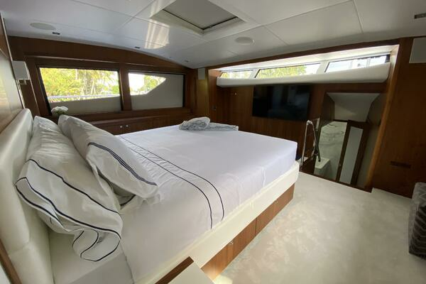 2011 Sunseeker 112