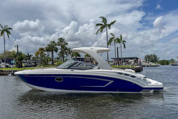 Photo of the 2016 Chaparral 307 SSX