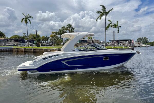 Photo of the 2016 Chaparral 307 SSX