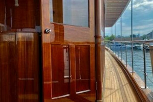 Photo of the 1947 Trumpy Raised Pilot House "Timeless"