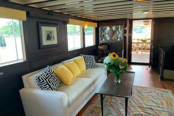 Photo of the 1947 Trumpy Raised Pilot House "Timeless"