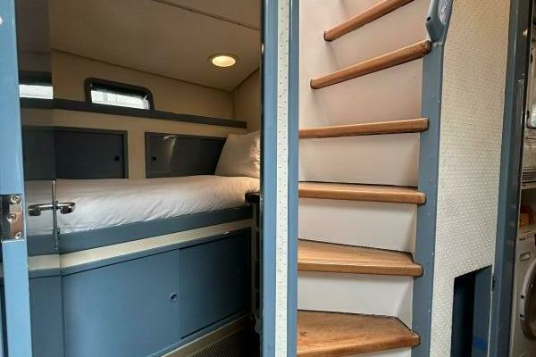 Palmer Johnson Cruising Sloop Yacht For Sale